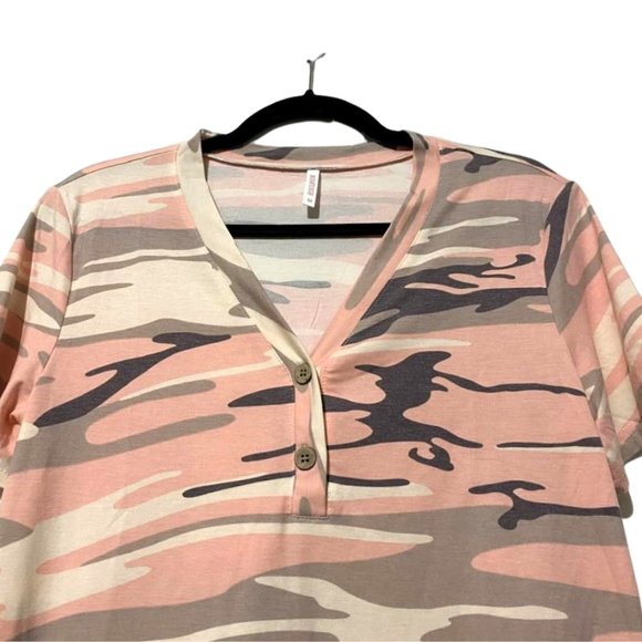 BISHUIGE Pink Camo Henley Tunic Top Size M Button V-Neck Stretch Casual Tee - Picture 6 of 10